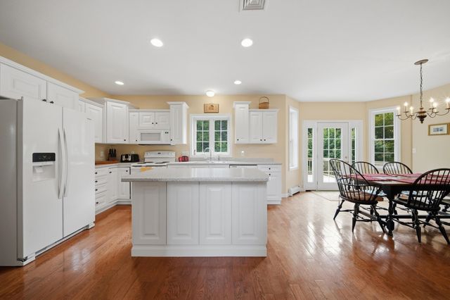 48 Bald Hill Road, Raymond, NH 03077