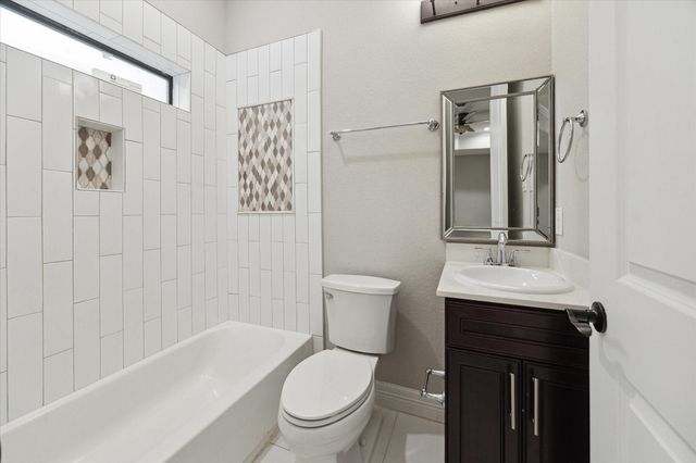 1620 W 24th Street C, Houston, TX 77008