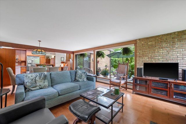 8325 N Regent ROAD, Fox Point, WI 53217