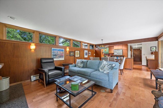 8325 N Regent ROAD, Fox Point, WI 53217