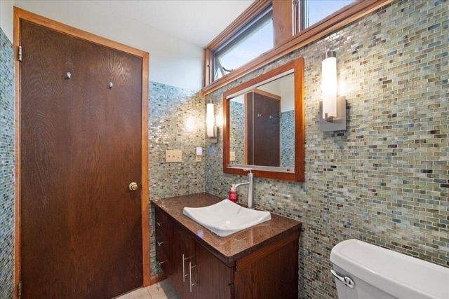 8325 N Regent ROAD, Fox Point, WI 53217