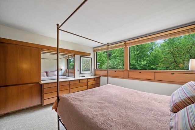 8325 N Regent ROAD, Fox Point, WI 53217
