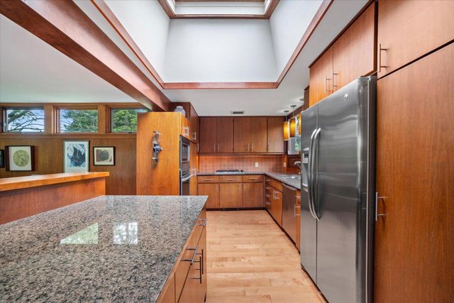 8325 N Regent ROAD, Fox Point, WI 53217