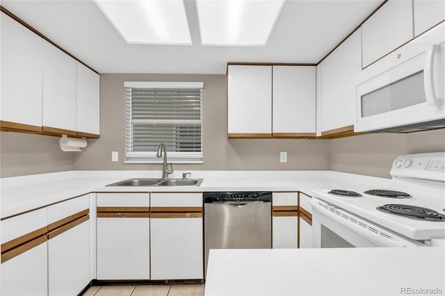 12524 E Pacific Circle B, Aurora, CO 80014