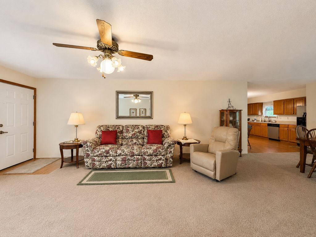 Image 11 of property listing at 1218 Plum Avenue, Mt Vernon, IL 62864