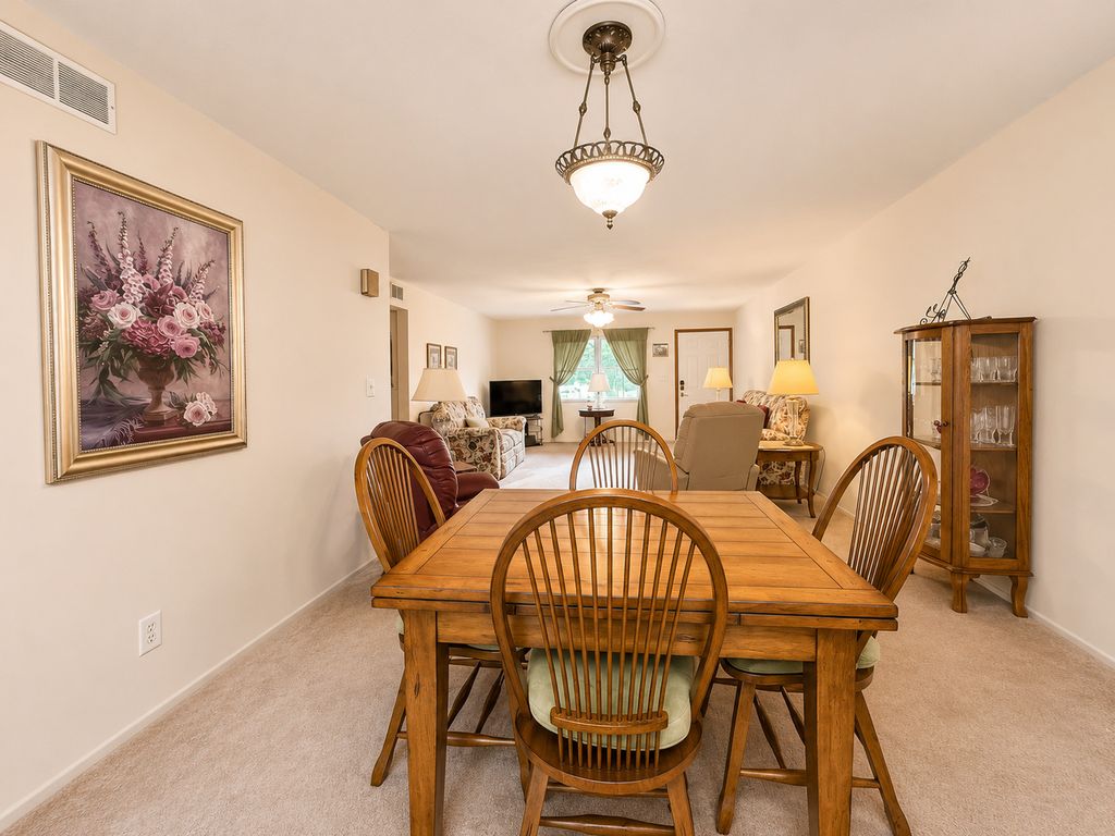 Image 13 of property listing at 1218 Plum Avenue, Mt Vernon, IL 62864