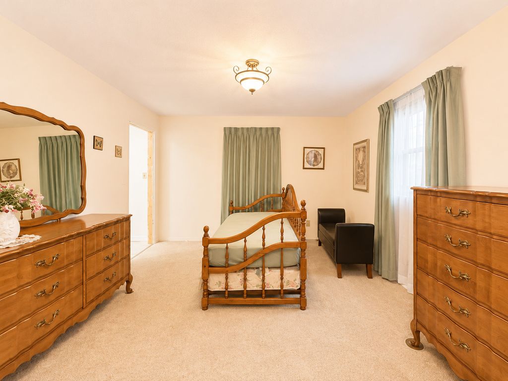 Image 20 of property listing at 1218 Plum Avenue, Mt Vernon, IL 62864