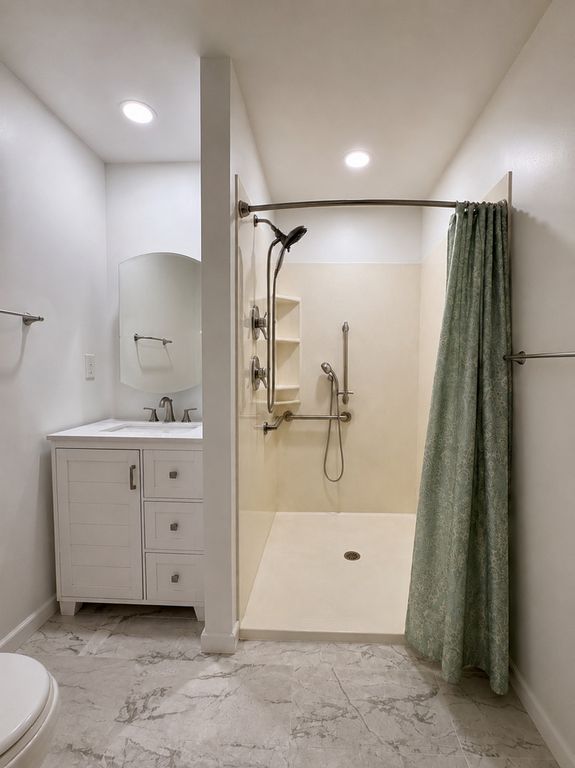 Image 21 of property listing at 1218 Plum Avenue, Mt Vernon, IL 62864