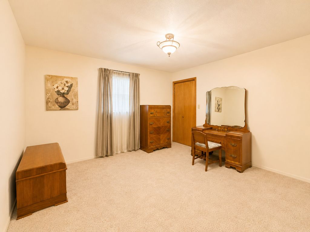 Image 22 of property listing at 1218 Plum Avenue, Mt Vernon, IL 62864