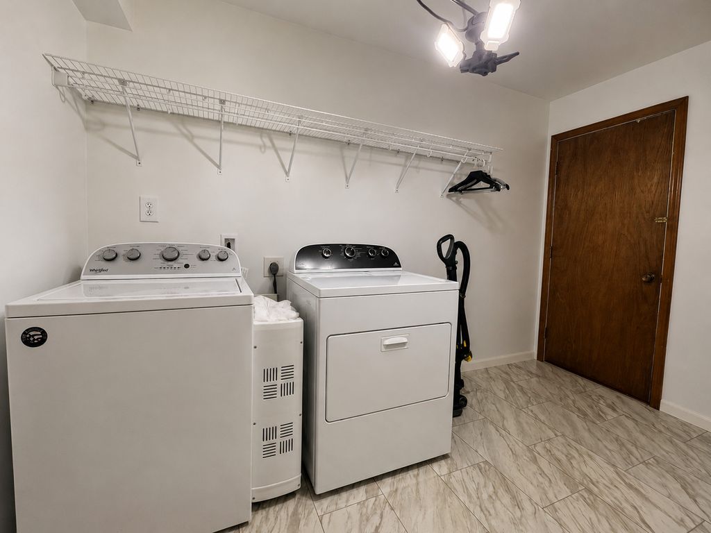 Image 25 of property listing at 1218 Plum Avenue, Mt Vernon, IL 62864