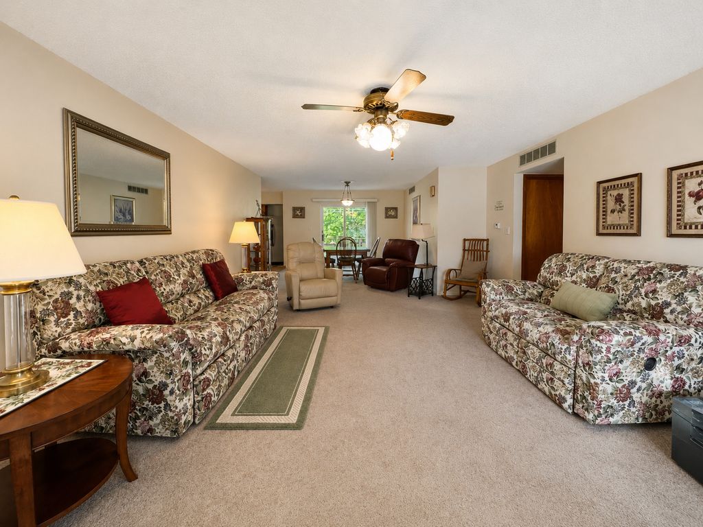 Image 10 of property listing at 1218 Plum Avenue, Mt Vernon, IL 62864