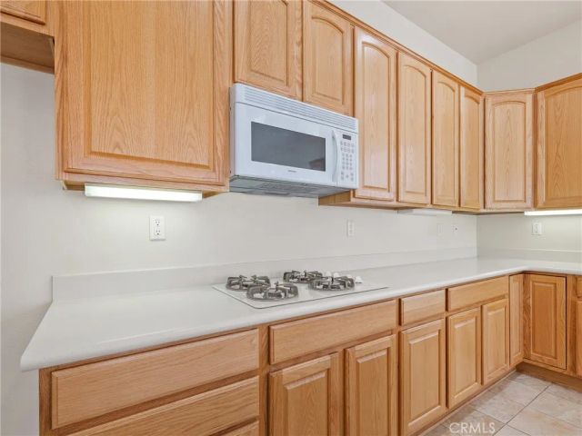 19301 Galloping Hill Road, Apple Valley, CA 92308