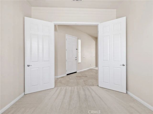 19301 Galloping Hill Road, Apple Valley, CA 92308