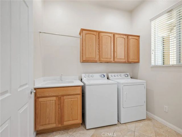 19301 Galloping Hill Road, Apple Valley, CA 92308