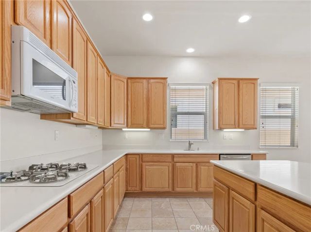 19301 Galloping Hill Road, Apple Valley, CA 92308