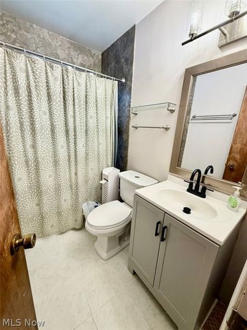16299 Pike Boulevard, Brook Park, OH 44142