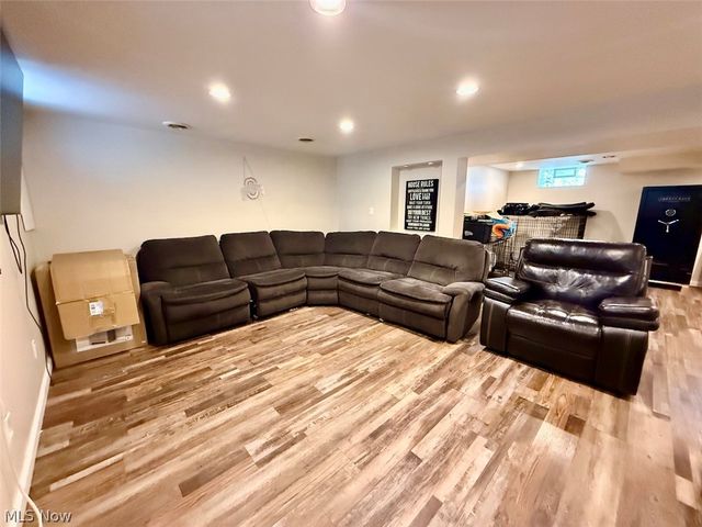 16299 Pike Boulevard, Brook Park, OH 44142