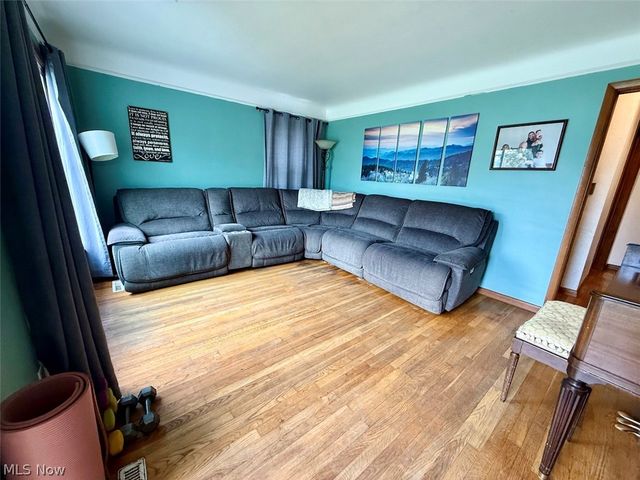 16299 Pike Boulevard, Brook Park, OH 44142