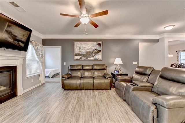 712 Owens Circle, Canton, GA 30115