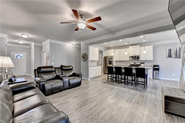 712 Owens Circle, Canton, GA 30115