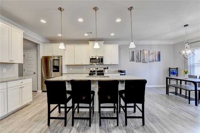 712 Owens Circle, Canton, GA 30115