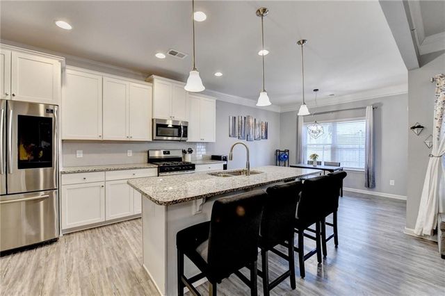 712 Owens Circle, Canton, GA 30115