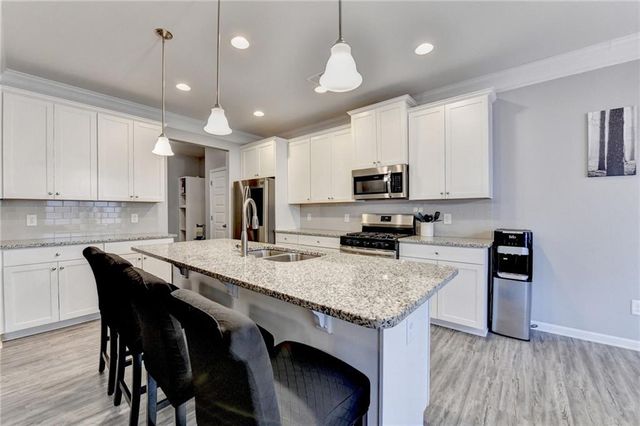 712 Owens Circle, Canton, GA 30115