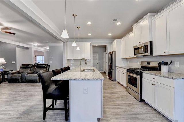 712 Owens Circle, Canton, GA 30115