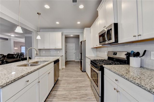 712 Owens Circle, Canton, GA 30115