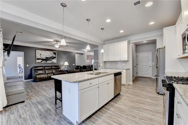 712 Owens Circle, Canton, GA 30115