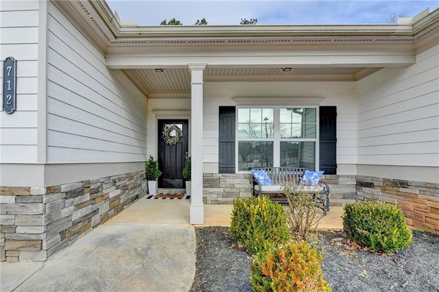 712 Owens Circle, Canton, GA 30115