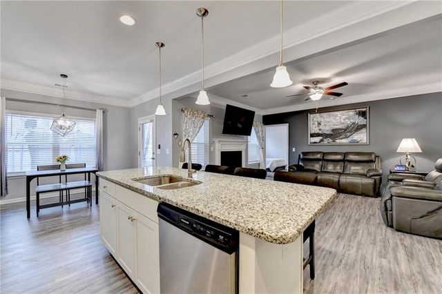 712 Owens Circle, Canton, GA 30115