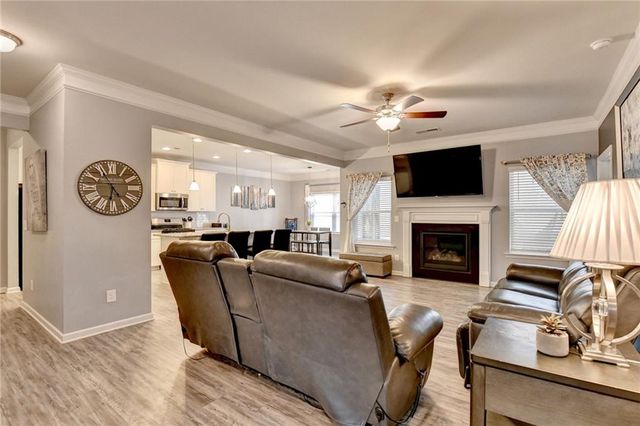 712 Owens Circle, Canton, GA 30115