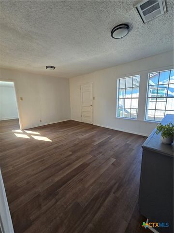 2503 N Jecker Street, Victoria, TX 77901