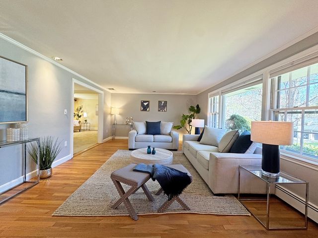 43 Sherburn Cir, Weston, MA 02493