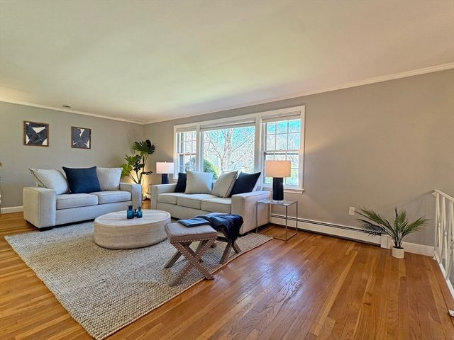 43 Sherburn Cir, Weston, MA 02493