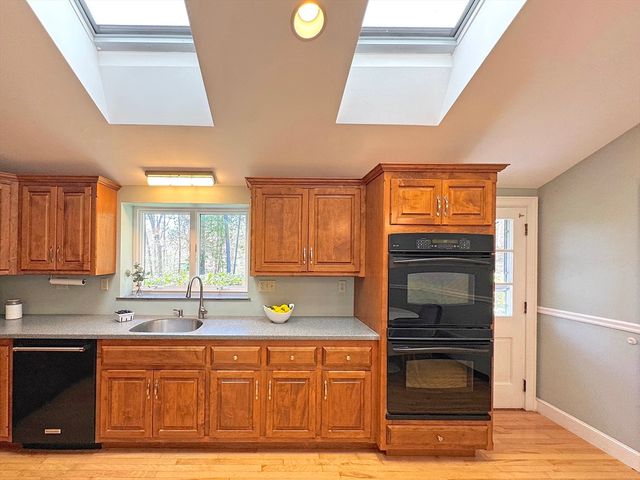 43 Sherburn Cir, Weston, MA 02493