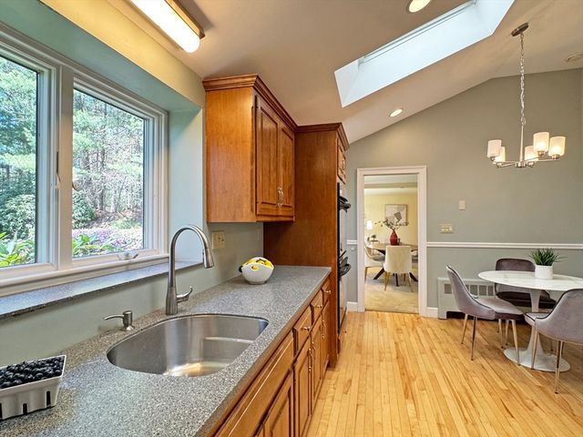 43 Sherburn Cir, Weston, MA 02493