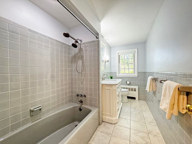 43 Sherburn Cir, Weston, MA 02493