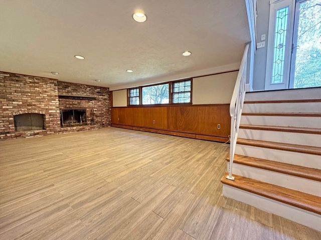 43 Sherburn Cir, Weston, MA 02493