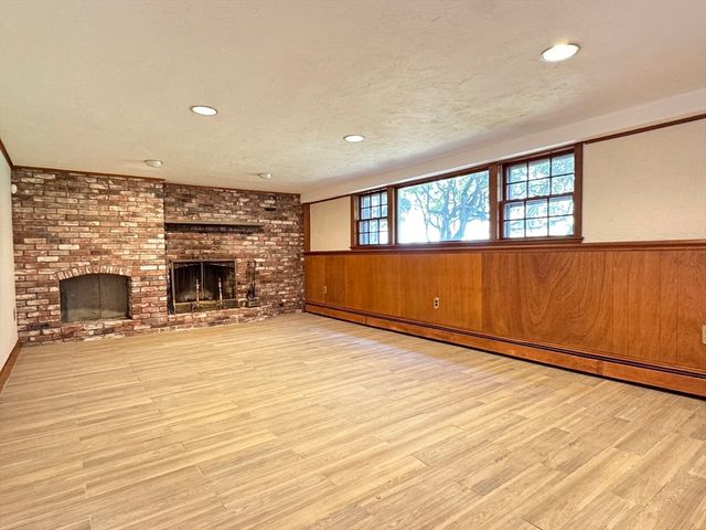 43 Sherburn Cir, Weston, MA 02493