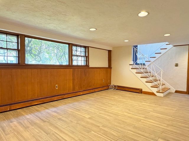 43 Sherburn Cir, Weston, MA 02493