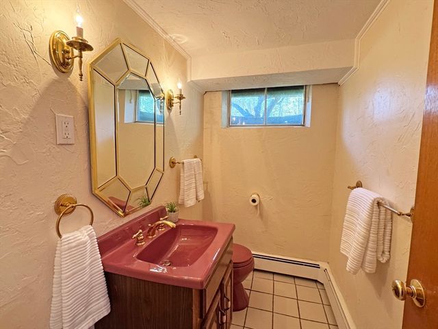 43 Sherburn Cir, Weston, MA 02493