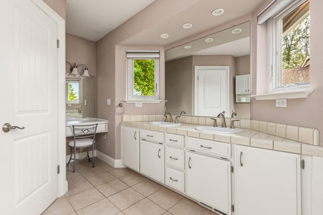 12061 Lake Wildwood Dr, Penn Valley, CA 95946