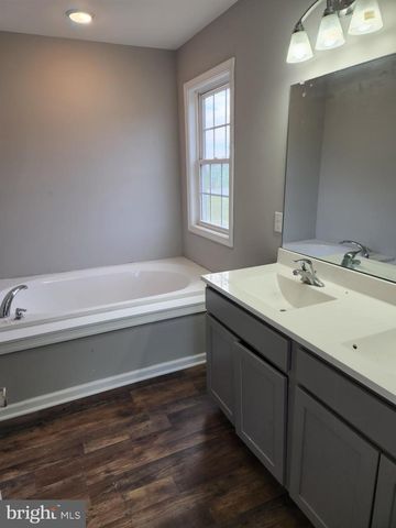 537 SPYGLASS DR, Martinsburg, WV 25403