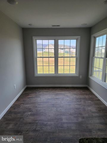 537 SPYGLASS DR, Martinsburg, WV 25403