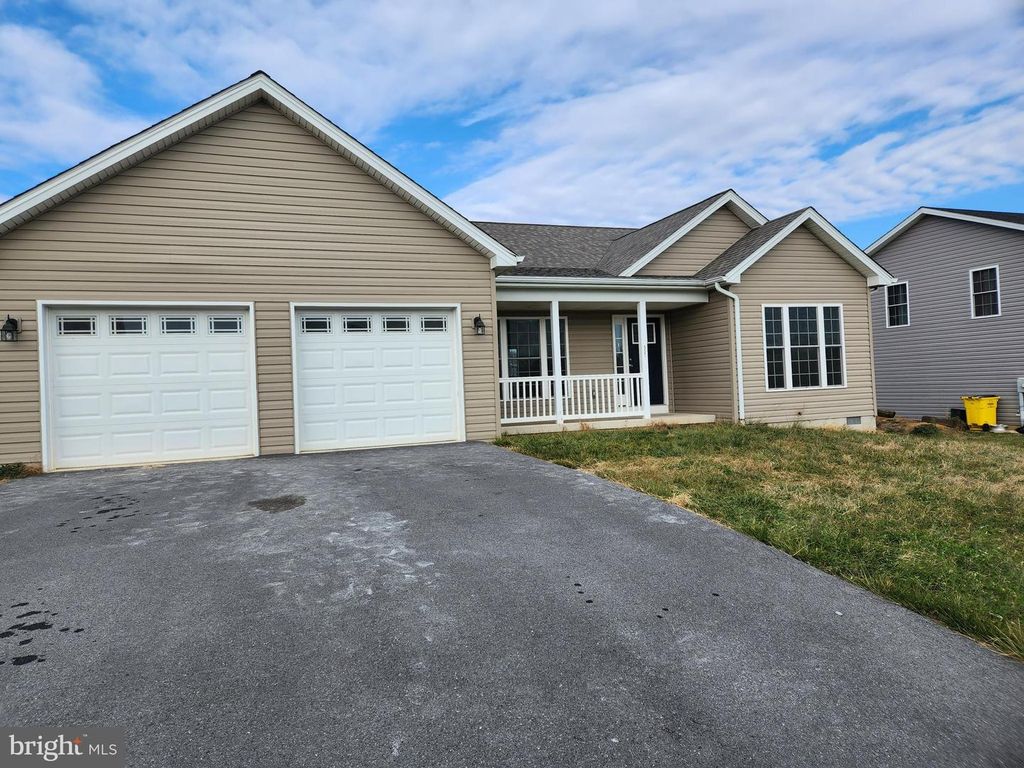 537 SPYGLASS DR, Martinsburg, WV 25403