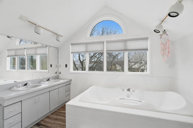 2039 Dorchester 3, Schererville, IN 46375