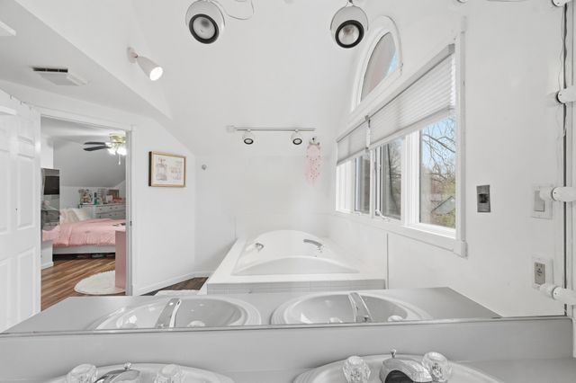 2039 Dorchester 3, Schererville, IN 46375