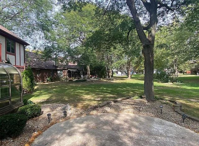2039 Dorchester 3, Schererville, IN 46375